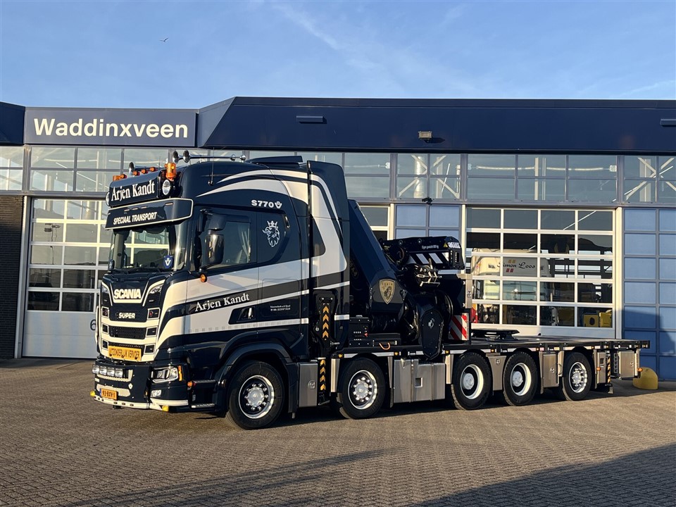 Scania 770 vijfasser voor Arjen Kandt